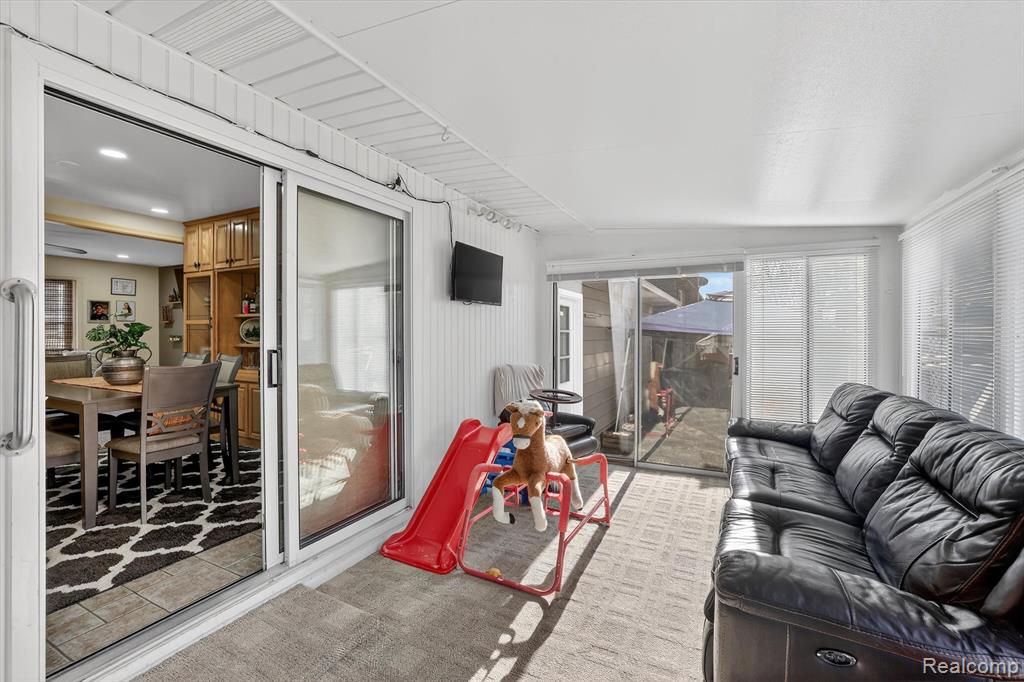 516 Sunnyslope Drive, Flushing, MI 48433 — Photo 8