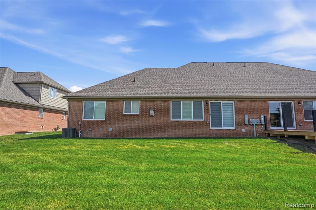 33806 Au Sable Drive, 38, New Baltimore, MI 48047 — Photo 36