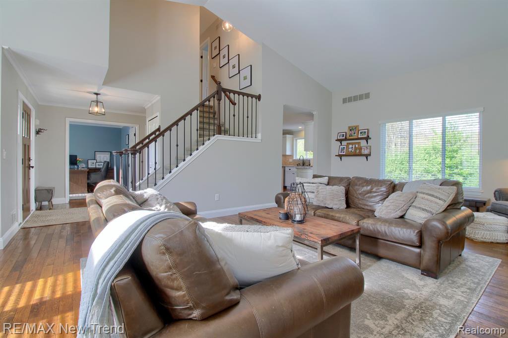 9457 DALEVIEW Drive, South Lyon, MI 48178 — Photo 8