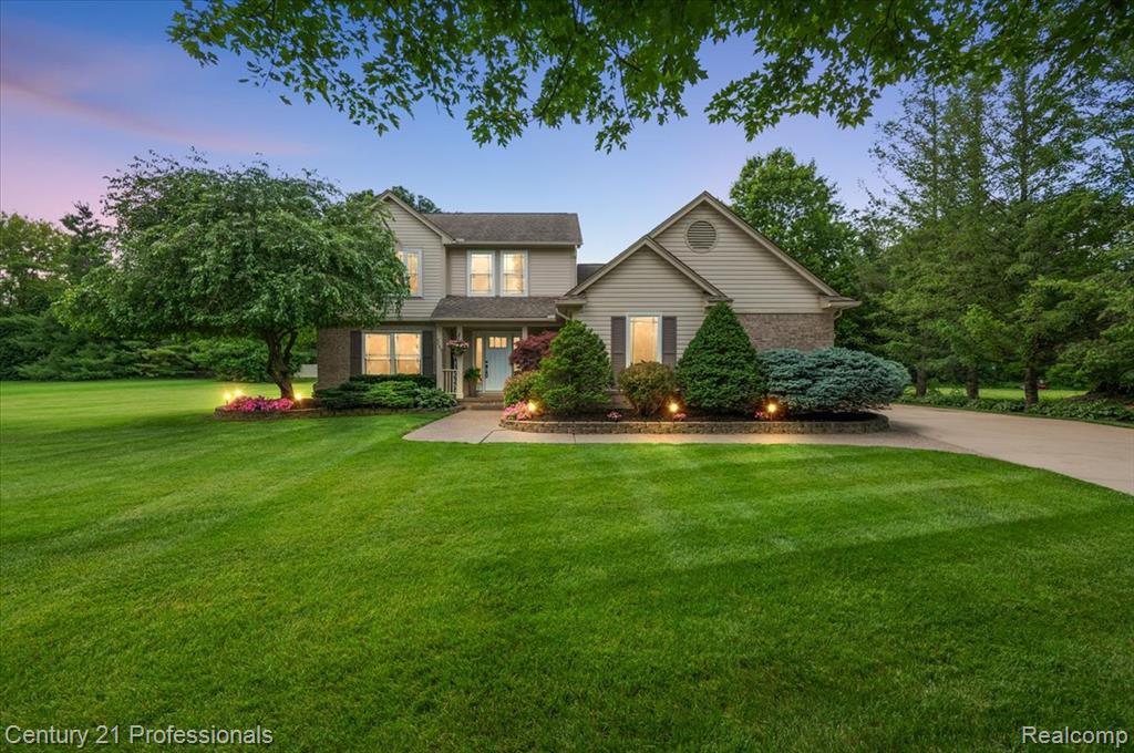 4683 Fox Chase Drive, White Lake, MI 48383 — front exterior
