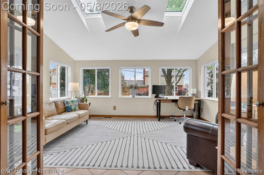 24168 Saint Mary Court, Farmington, MI 48336 — Photo 28
