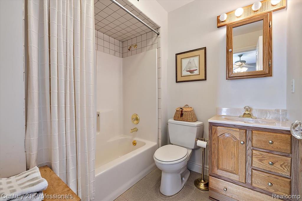 40205 Ashland Drive, Sterling Heights, MI 48313 — Photo 42
