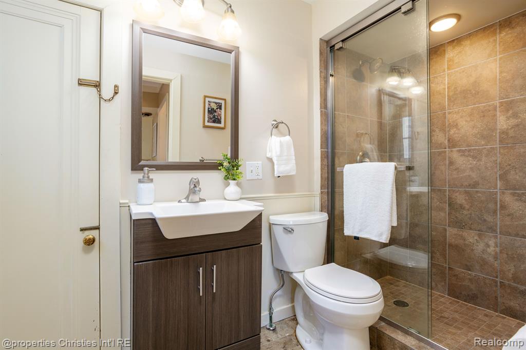 431 Cabinet Street, Milford, MI 48381 — Photo 22