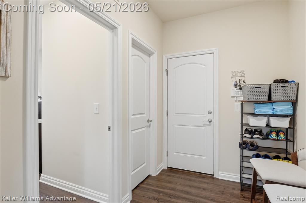 37125 White Tail Court, Farmington, MI 48335 — Photo 34