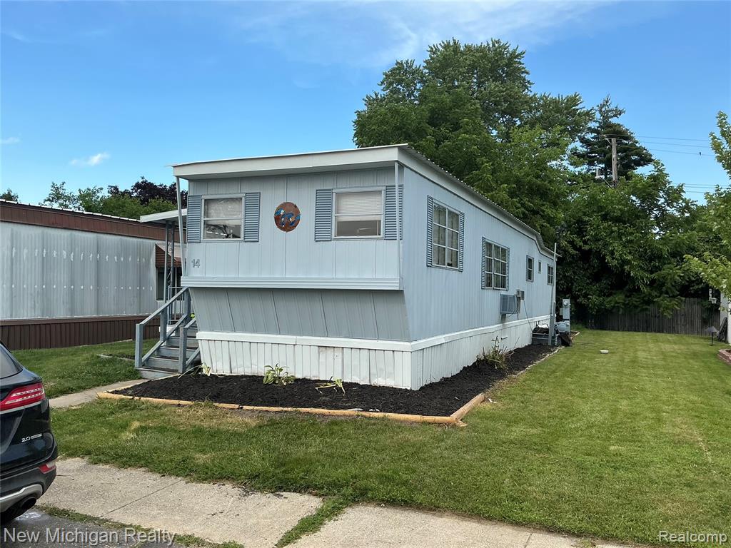 14 HIGHLAND TERRACE, White Lake, MI