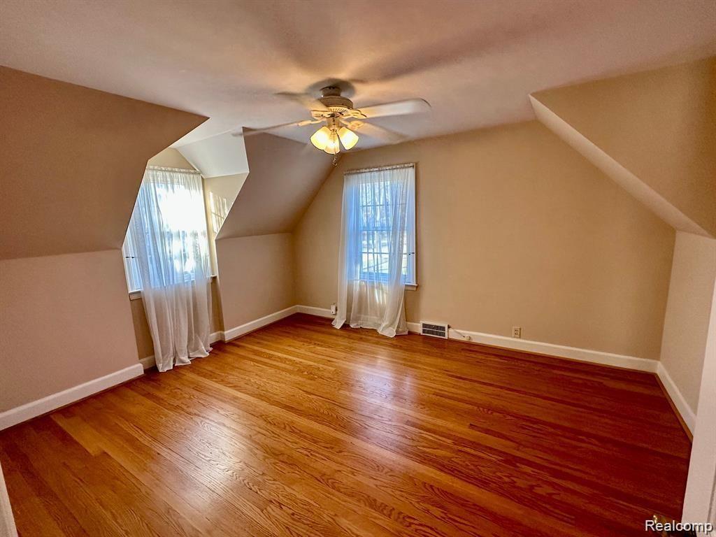 4302 SHERIDAN Drive, Royal Oak, MI 48073 — Photo 12