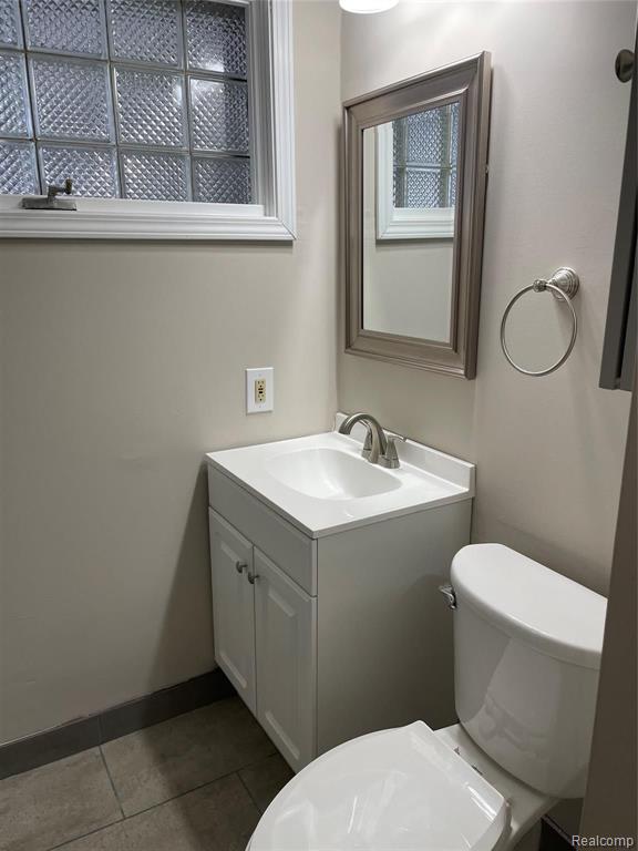 6820 FREDMOOR Drive, Troy, MI 48098 — Photo 8