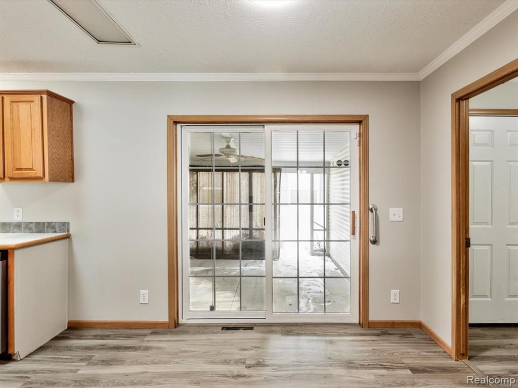 3211 Keewahdin #139 Road, Fort Gratiot, MI 48059 — Photo 13