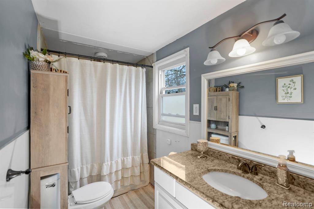 5084 DALY Boulevard, Flint, MI 48506 — Photo 40