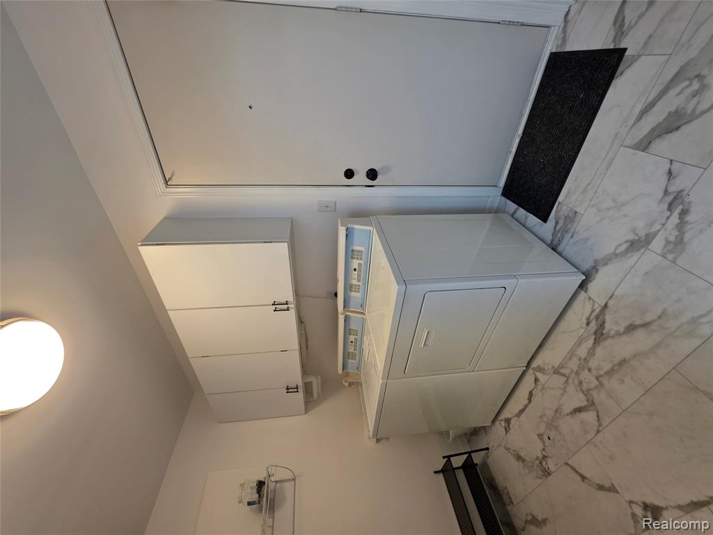 48484 Savoy Court, Utica, MI 48315 — Photo 11