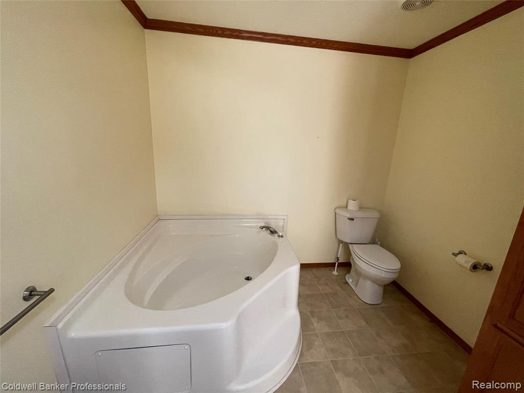2679 Manatee Court, Lapeer, MI 48446 — Photo 19