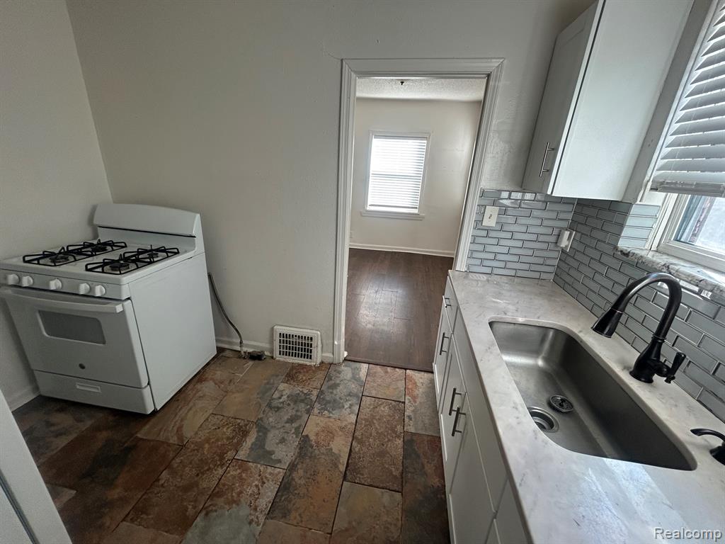 5081 Wayburn Street, Detroit, MI 48224 — Photo 8
