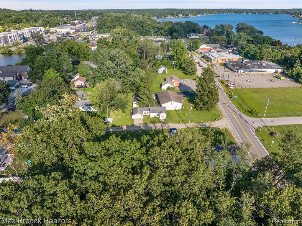 8330 COOLEY LAKE Road, Commerce Twp, MI 48382 — Photo 46