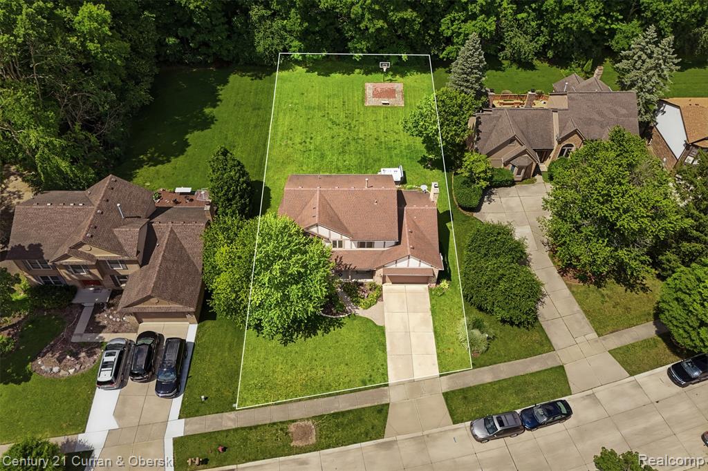 47008 Cider Mill Drive, Novi, MI — Photo 4