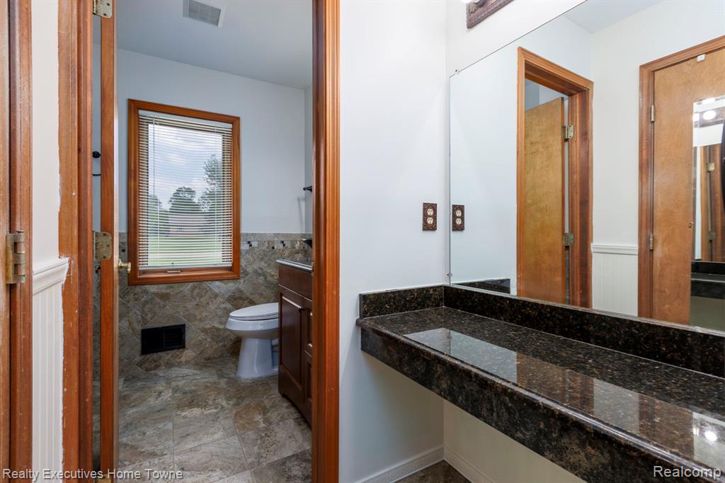 1041 Mackie Road, Almont, MI 48003 — Photo 37