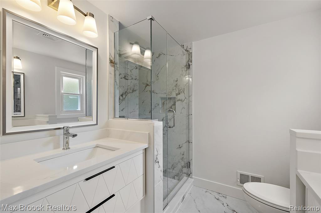 5362 Hertford Drive, Troy, MI 48085 — Photo 26