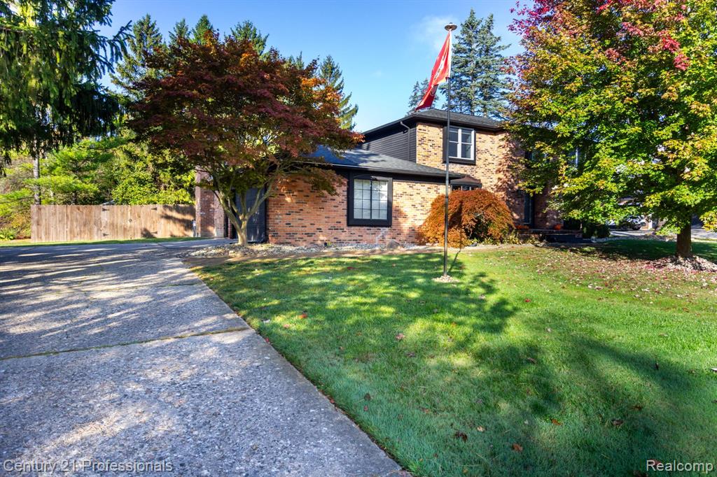 9418 Oakmont Drive, Grand Blanc, MI 48439 — Photo 3