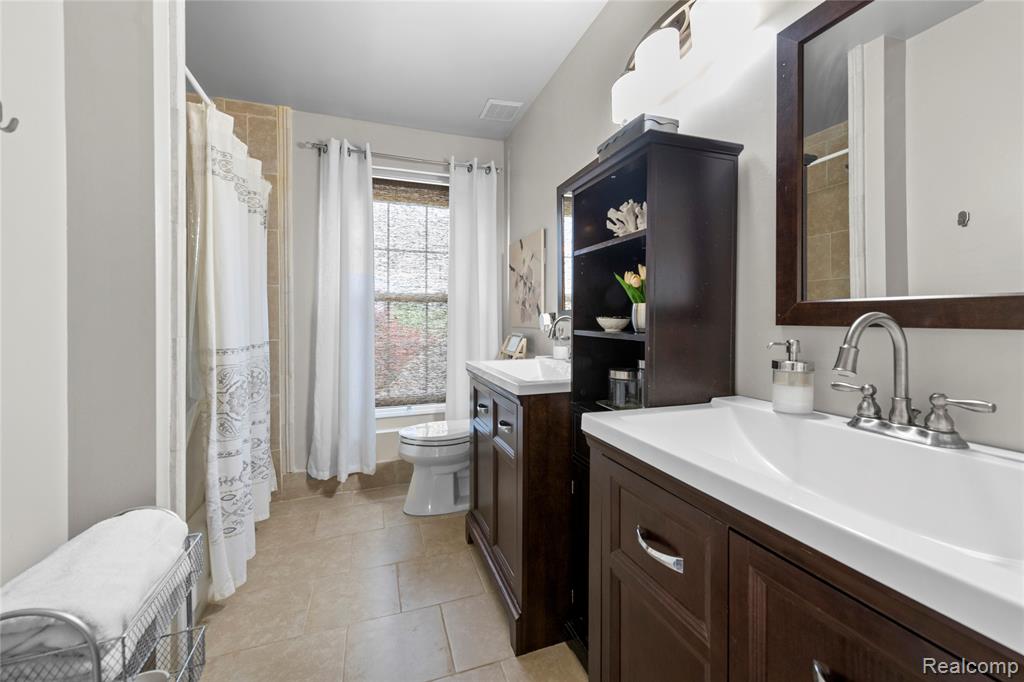 1051 Wellington Court, Canton, MI 48187 — Photo 42