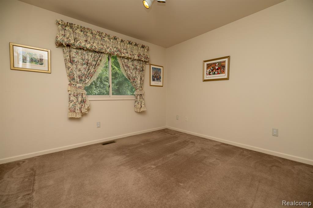 6926 Alden Drive, West Bloomfield, MI 48324 — Photo 30