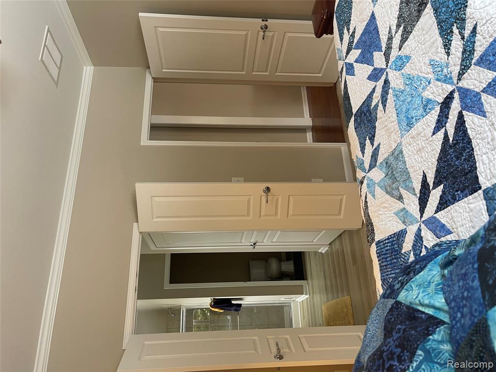 26530 Higgins Way, Brownstown, MI 48134 — Photo 15