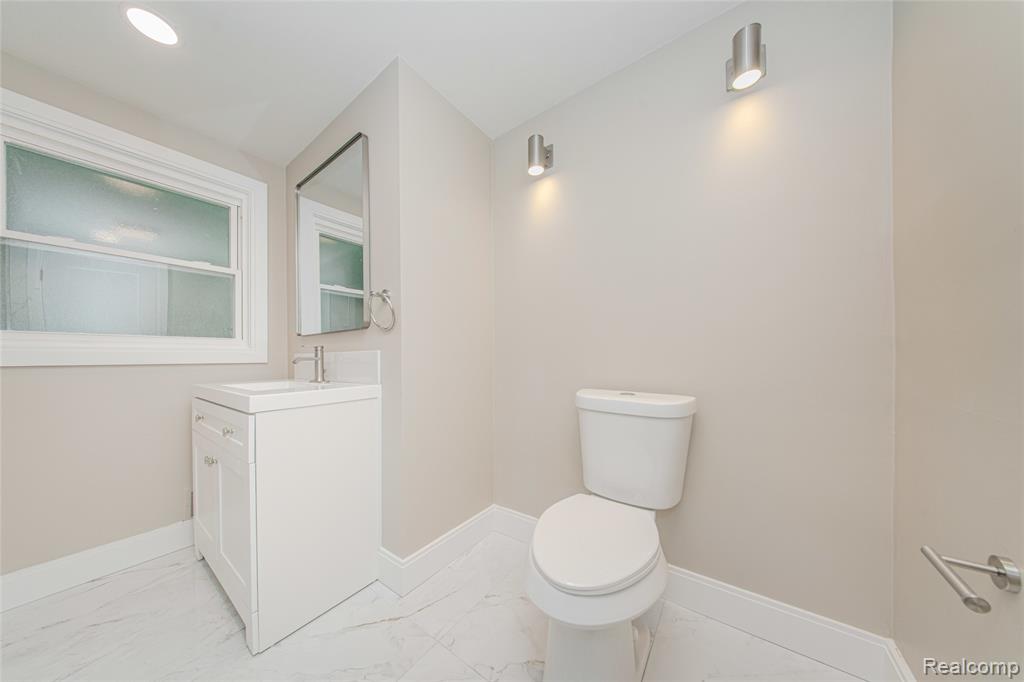 21993 Riverview Drive, Beverly Hills, MI 48025 — Photo 53