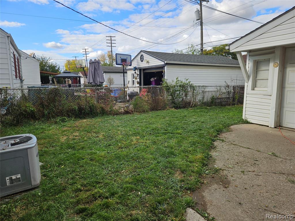 736 Garfield Avenue, Lincoln Park, MI 48146 — Photo 14