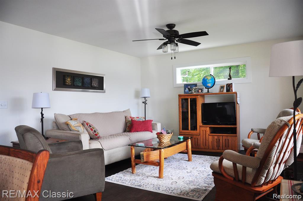 5050 Island Shore Drive, Pinckney, MI 48169 — Photo 22