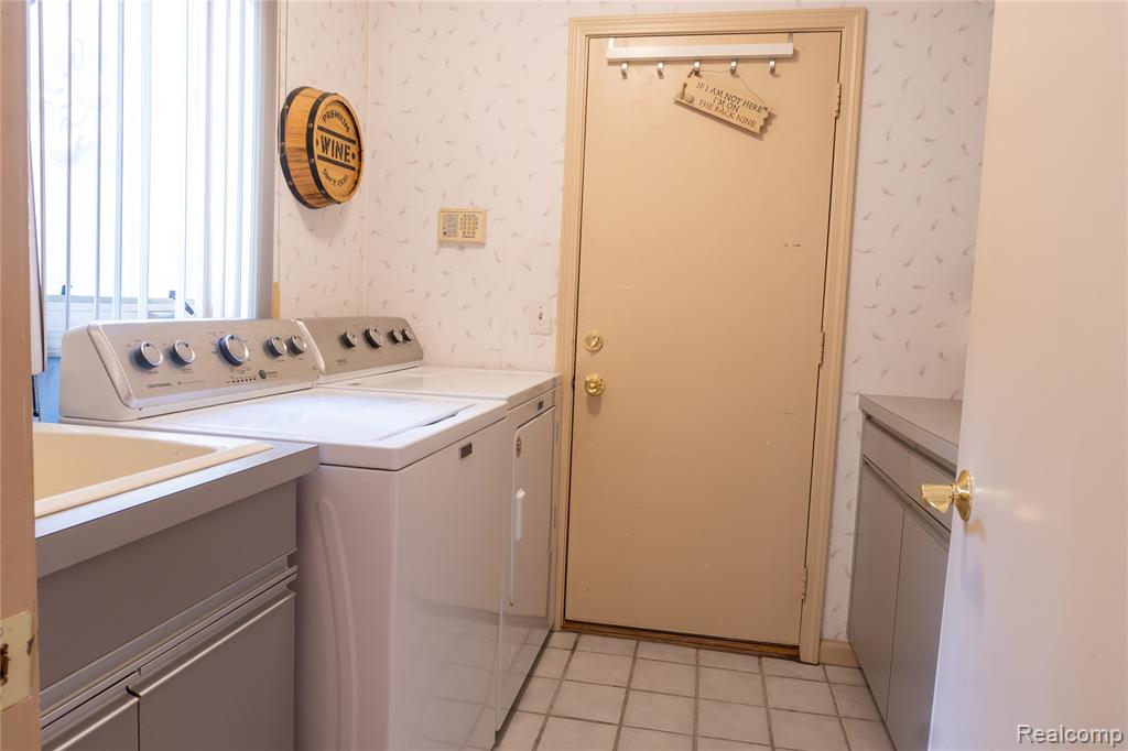 37839 Siena Drive, Farmington Hills, MI 48331 — Photo 12