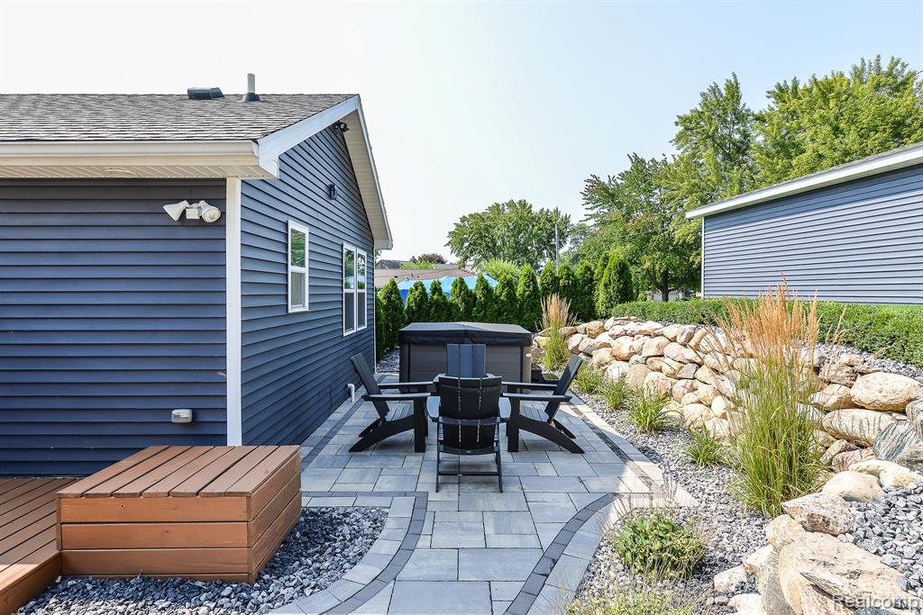 8453 WOODLAND SHORE Drive, Brighton, MI 48114 — Photo 27