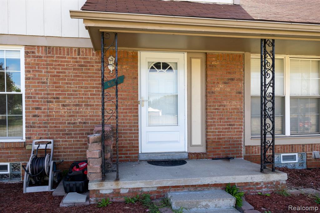 8841 Sunrise Drive, Sterling Heights, MI 48312 — Photo 2