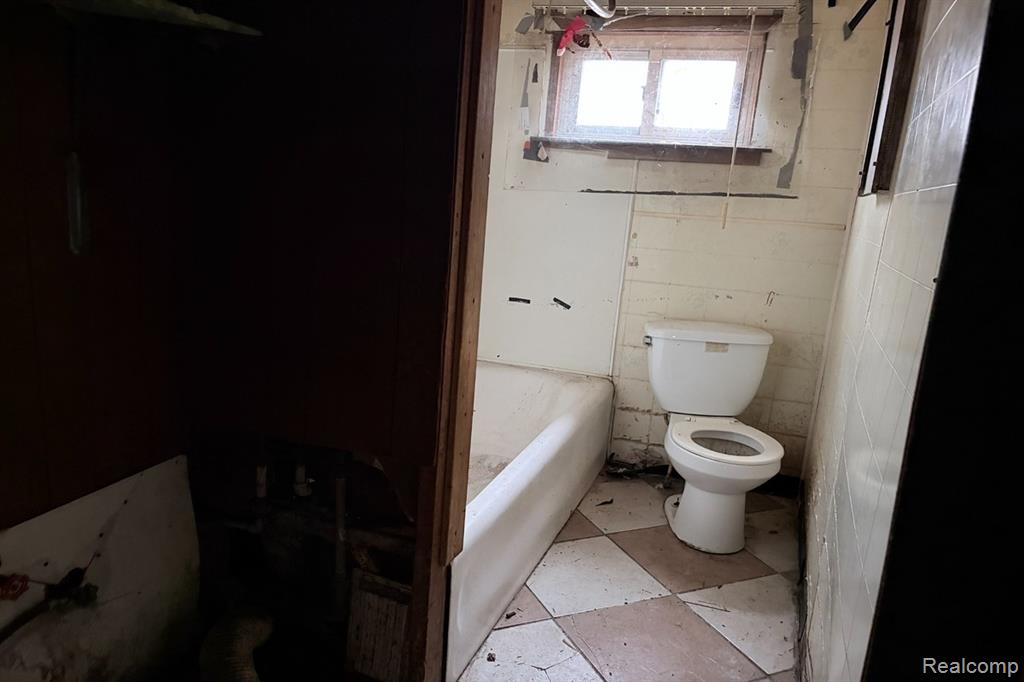 8222 Decatur Street, Detroit, MI 48228 — Photo 6