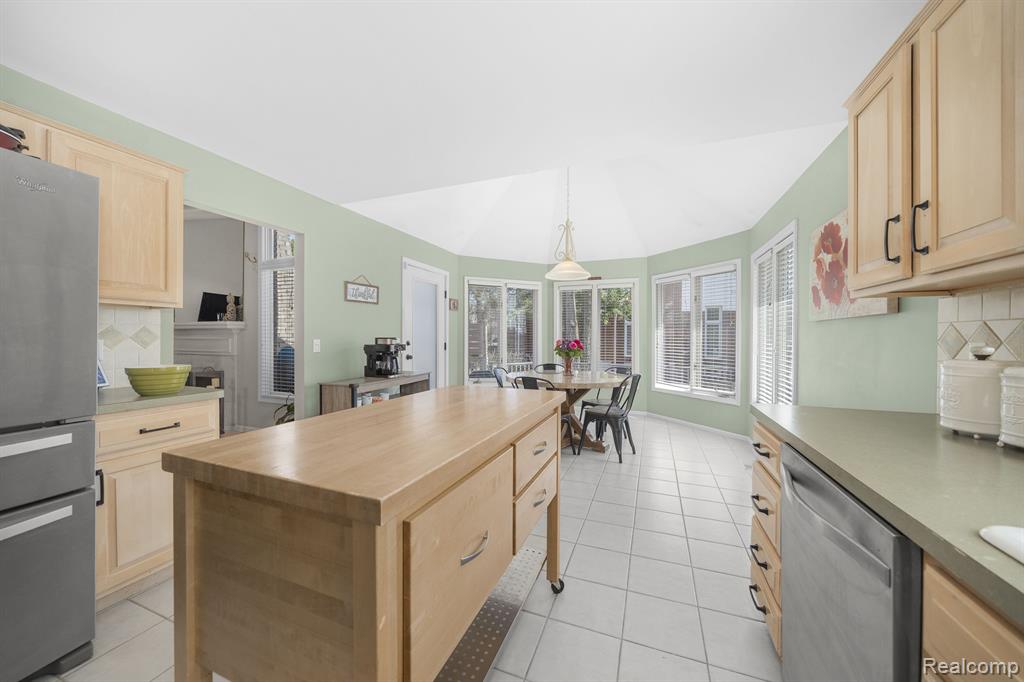 55884 PARKVIEW Drive, Shelby Twp, MI 48316 — Photo 14