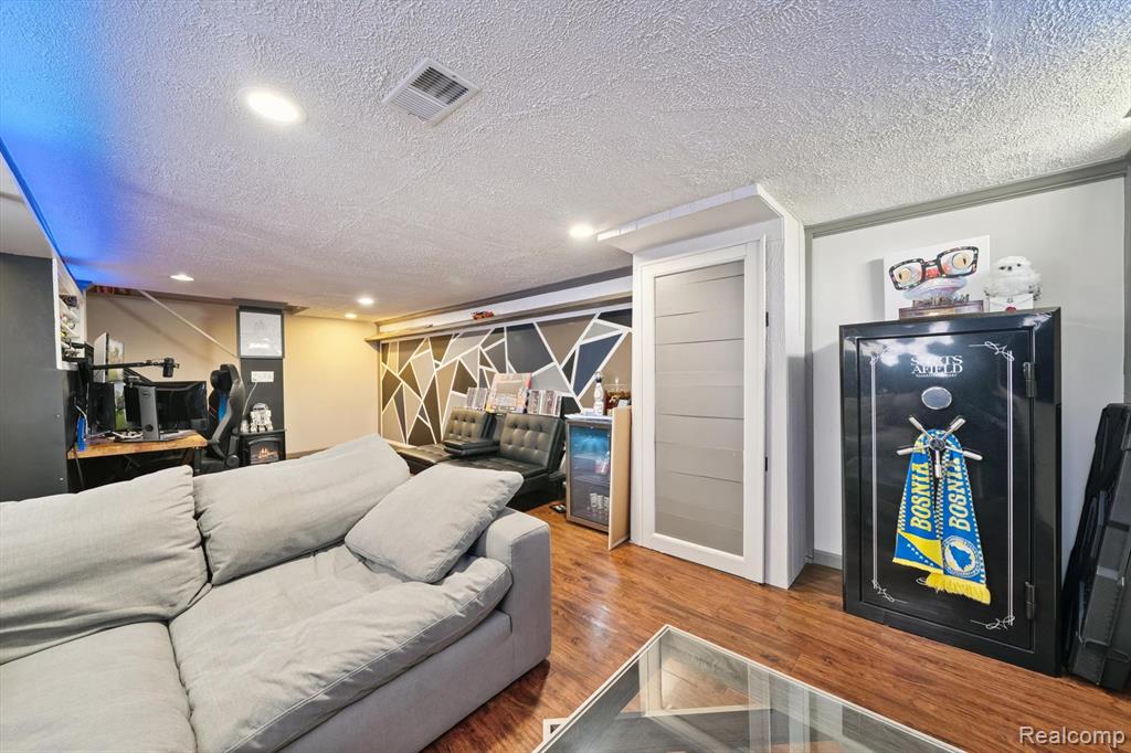 40166 Kristen Drive, Sterling Heights, MI 48310 — Photo 37