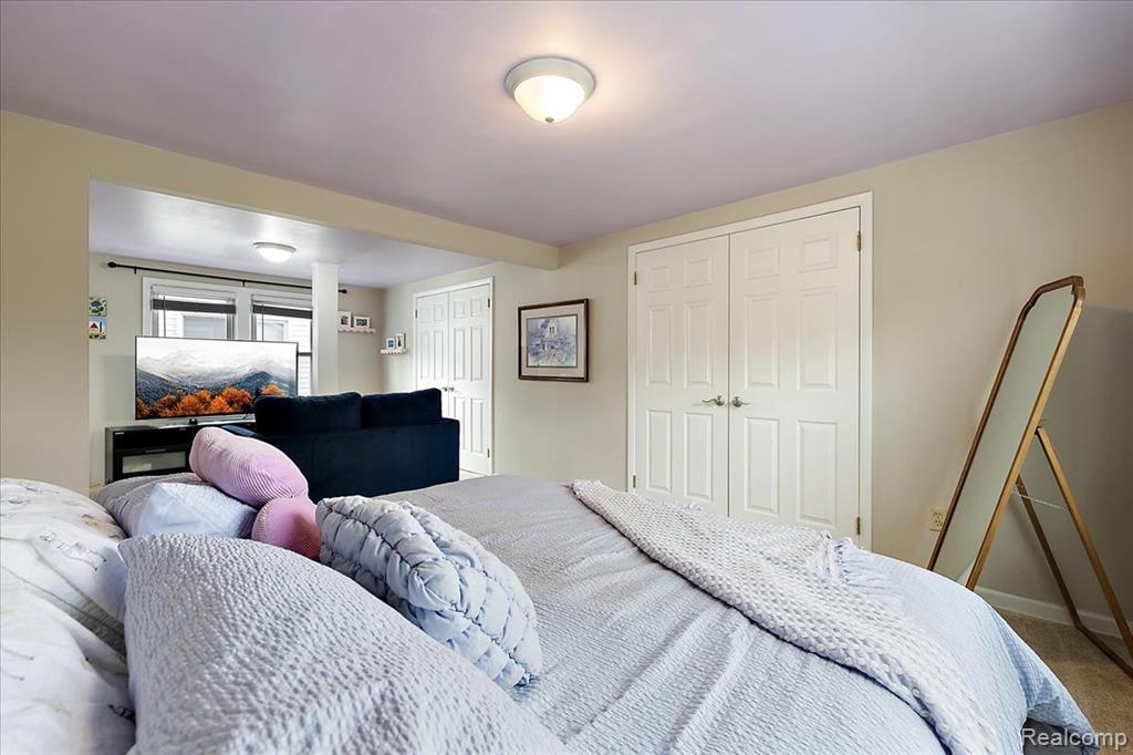 854 PINECREST Drive, Ferndale, MI 48220 — Photo 23