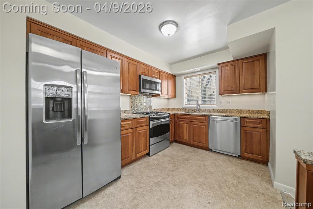 906 Englewood Avenue, Royal Oak, MI 48073 — Photo 4