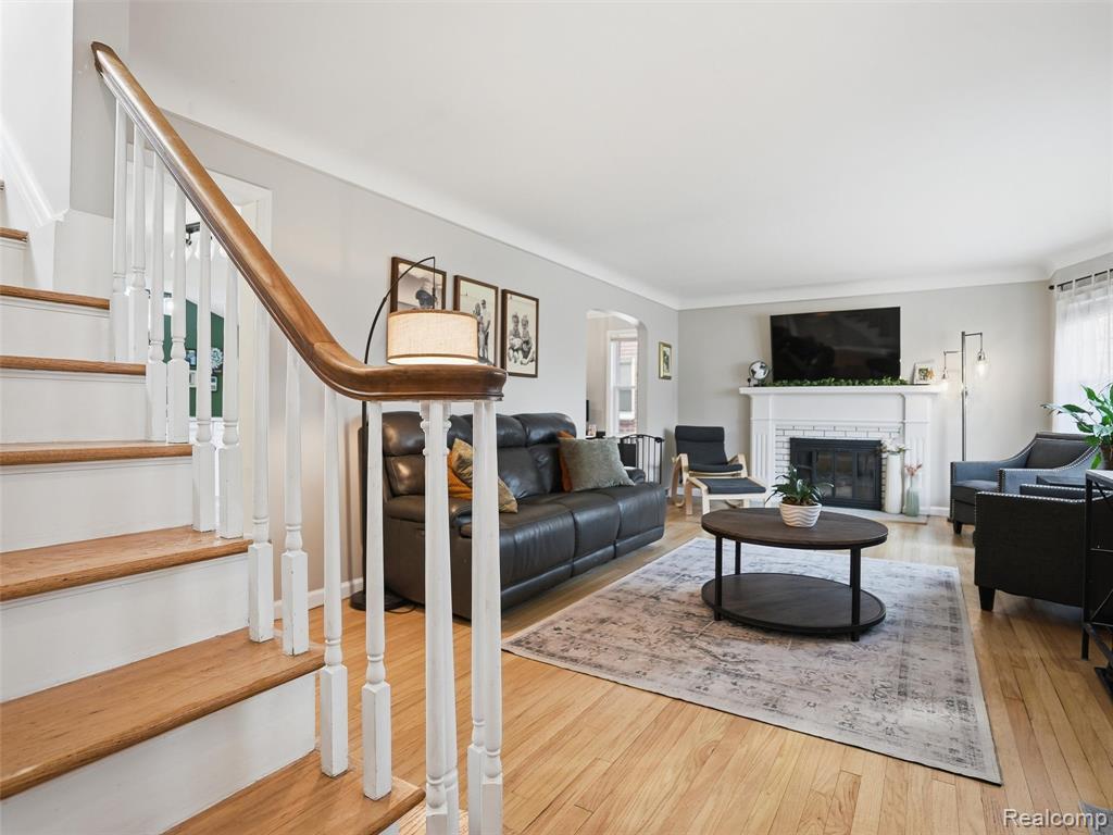 2073 Lochmoor Boulevard, Grosse Pointe Woods, MI 48236 — Photo 4