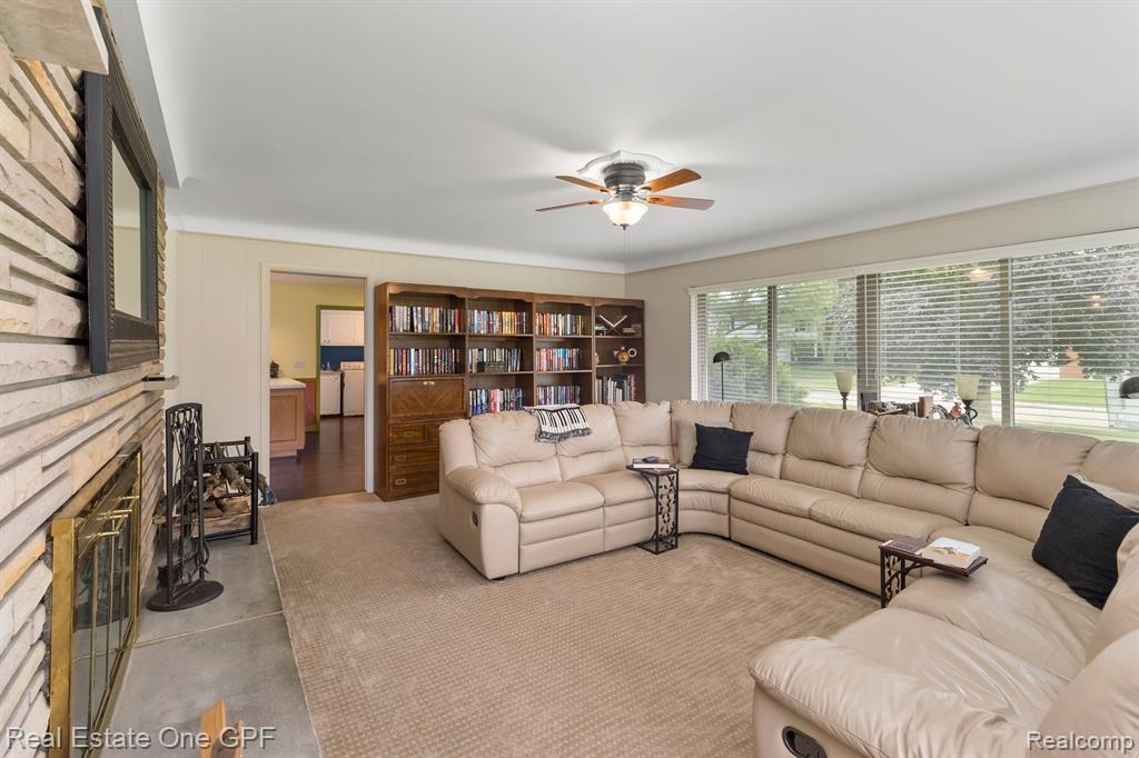 60 MOORLAND Drive, Grosse Pointe Shores, MI 48236 — Photo 16