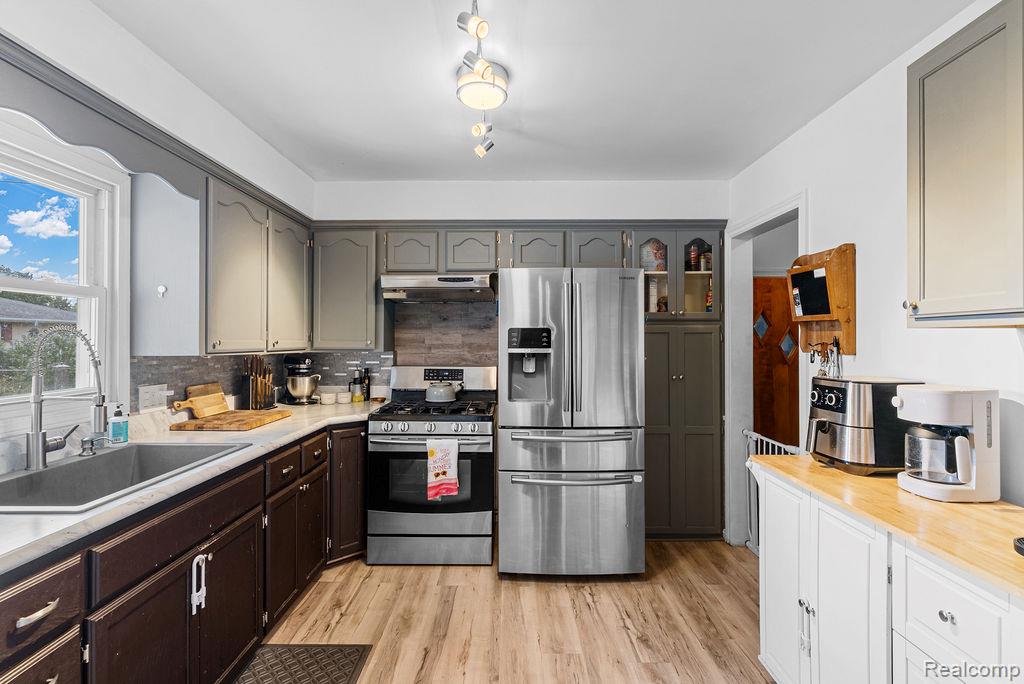 1610 Ravenswood Drive, Lansing, MI 48917 — Photo 14