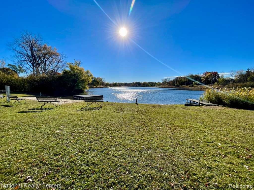 4264 Woodstock Road, Waterford, MI 48328 — Photo 51