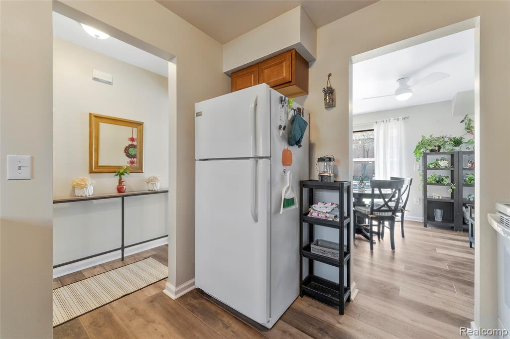 33585 Pondview Circle, 116, Livonia, MI 48152 — Photo 6