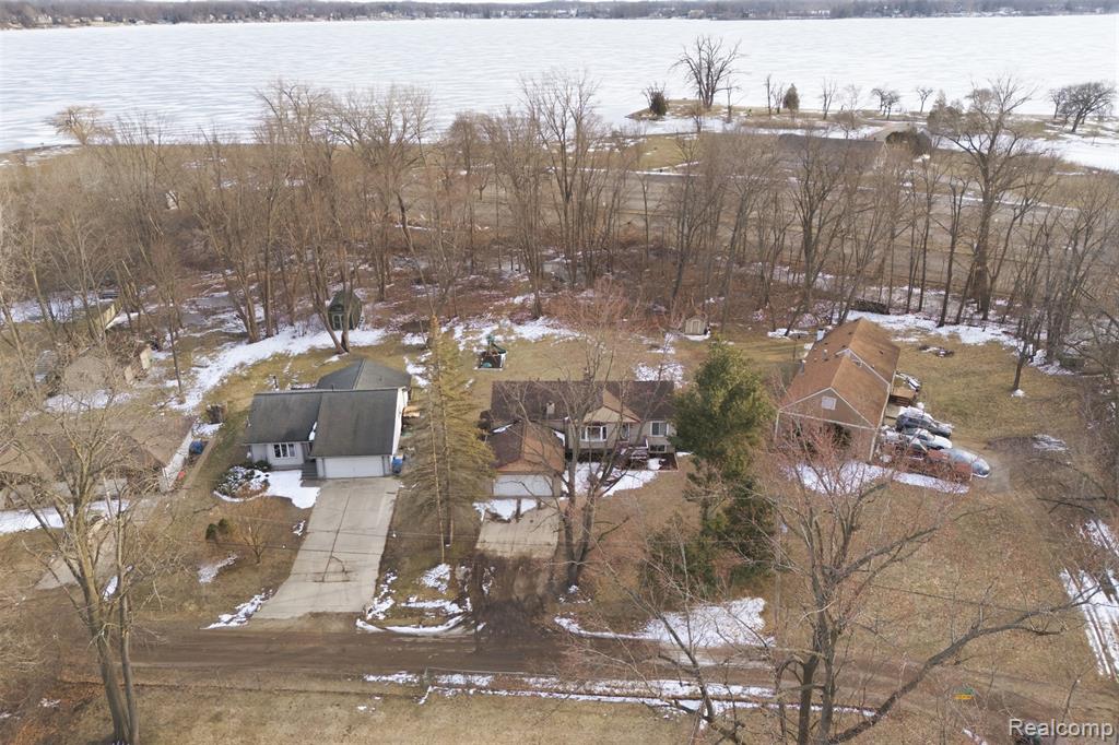 4051 Lake Front Street, Waterford, MI 48328 — Photo 39