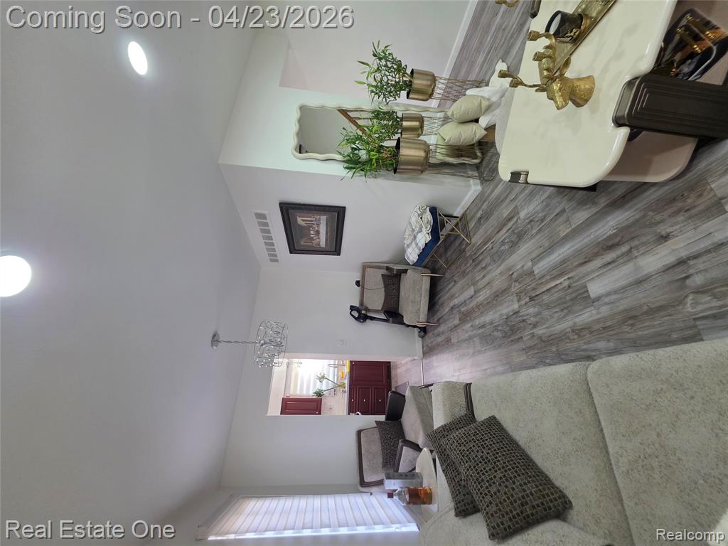 2898 Roundtree Drive, Troy, MI 48083 — Photo 13