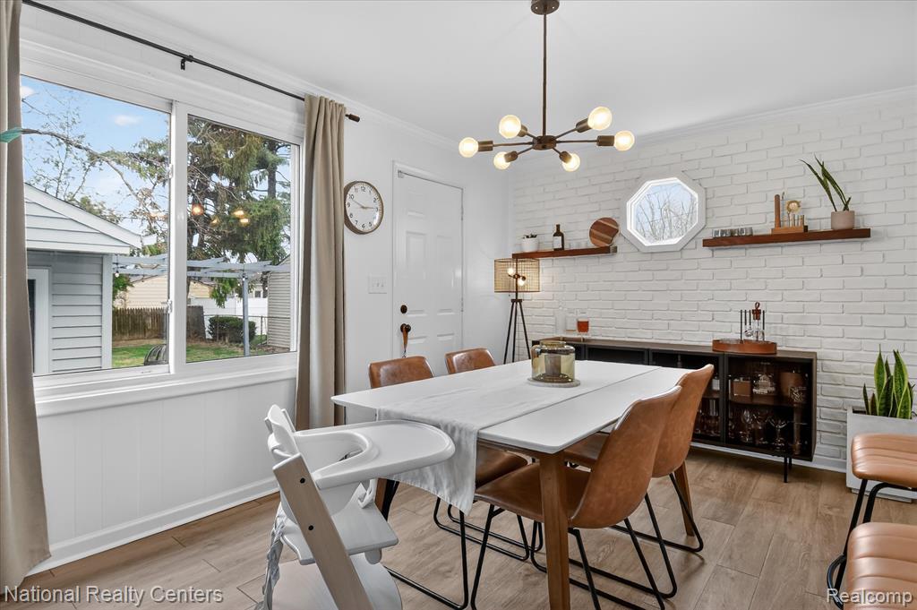 957 E Dallas Avenue, Madison Heights, MI 48071 — Photo 5