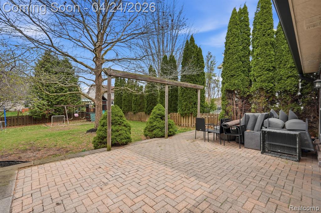 1140 Olympic Court, Oxford, MI 48371 — Photo 43