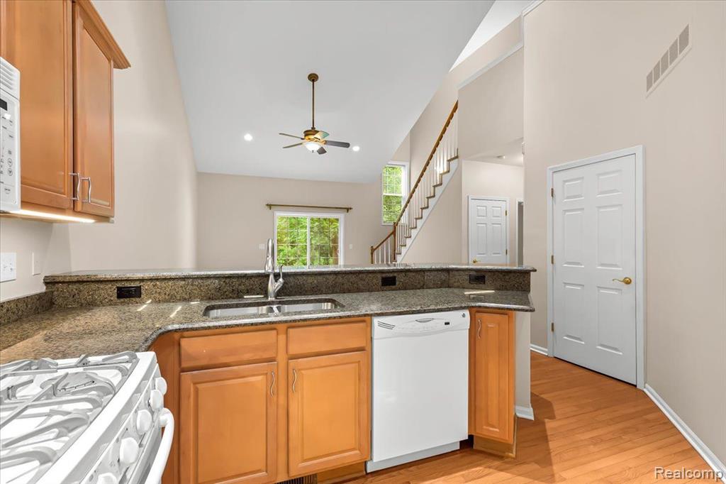 4048 BROOKSTONE Drive, Canton, MI 48188 — Photo 6