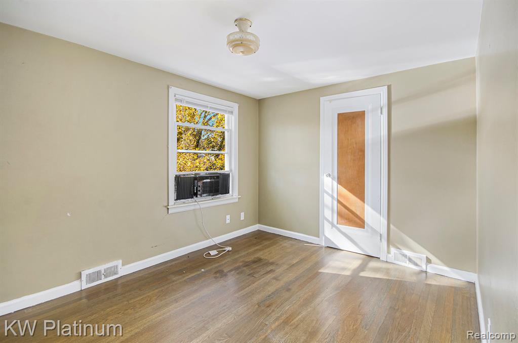 715 Thornapple Street, St. Clair, MI 48079 — Photo 16
