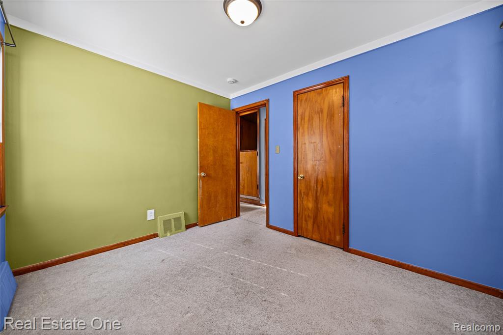 20688 Fleetwood Drive, Harper Woods, MI 48225 — Photo 22
