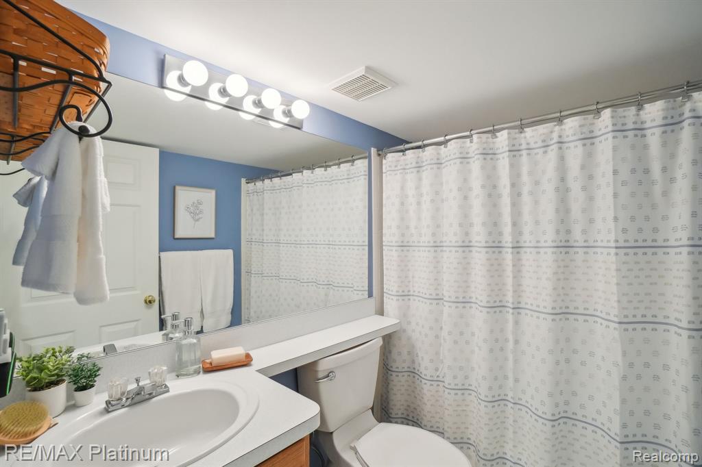 469 Lilly View Court, 53, Howell, MI 48843 — Photo 22