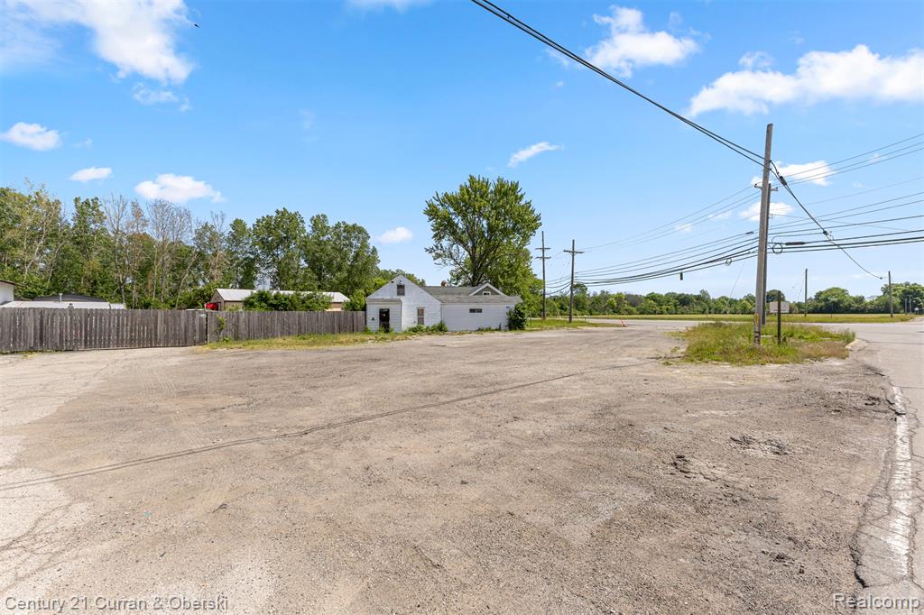 13011 TELEGRAPH Road, Flat Rock, MI 48134 — Photo 17