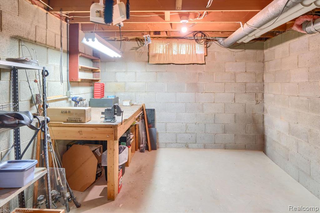 2676 Porcupine Trail, Lapeer, MI 48446 — Photo 48